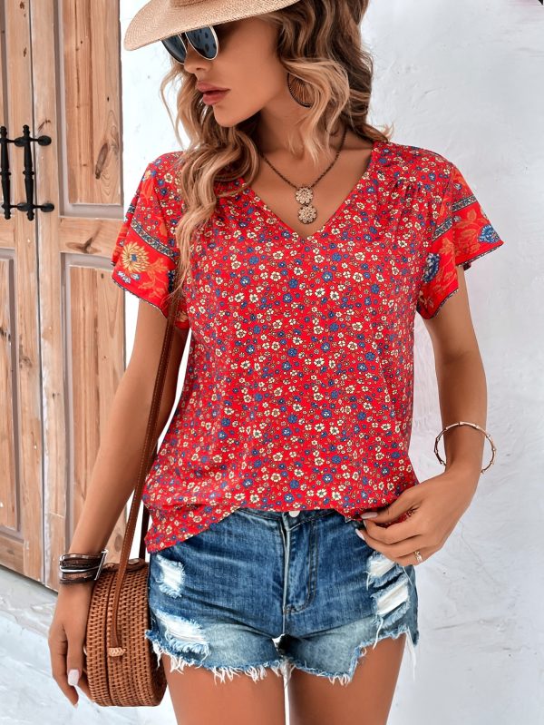 Small Floral V-Neck Women's Top - Chic Fashion