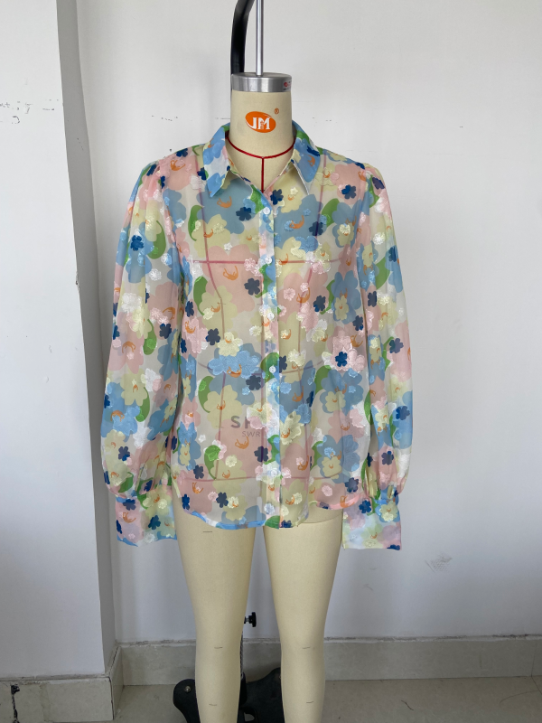 Retro Colorful Shirt: Vibrant Summer Style for Women