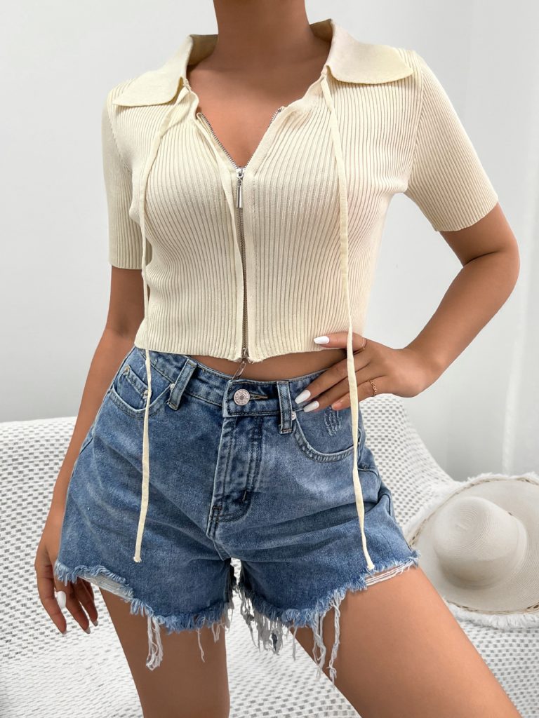 Short Sleeve Knit Top: Women's Bow Detail