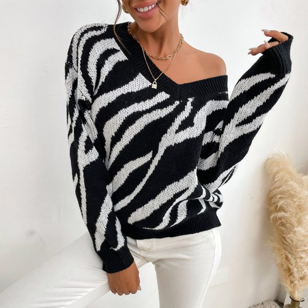 V-Neck Black Zebra Print Sweater for Every Occasion