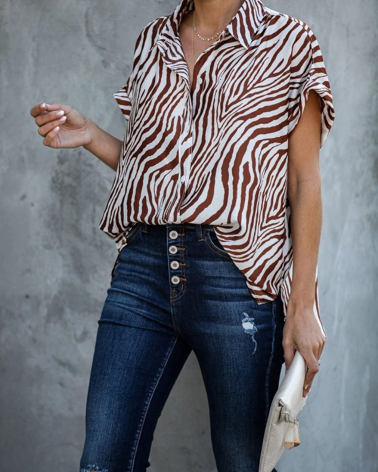 Women Summer Short Sleeved Loose Zebra Print Shirt Outfit Ideas